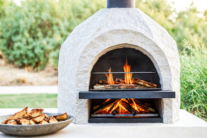 Pure Oak Mini firewood 100% natural oak wood splits. 5-6" long. Great for pizza ovens, mini fire pits and BBQ grills.